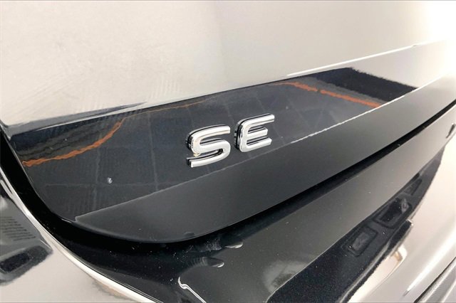 New 2026 Volkswagen Taos SE image 13