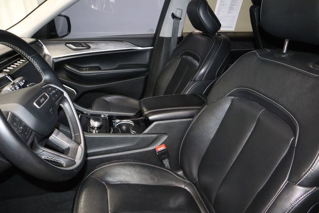 Used 2022 Jeep Grand Cherokee L Limited image 24