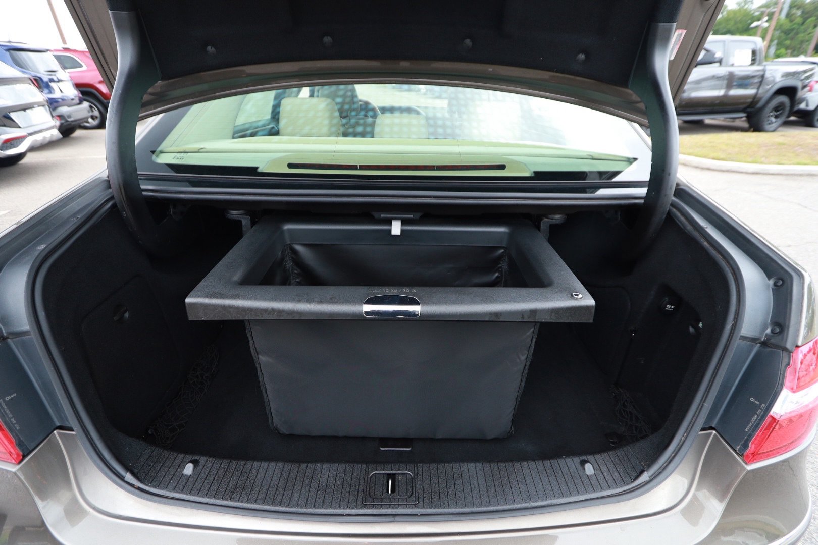 Used 2011 Mercedes-Benz E 350 4MATIC Sedan image 24