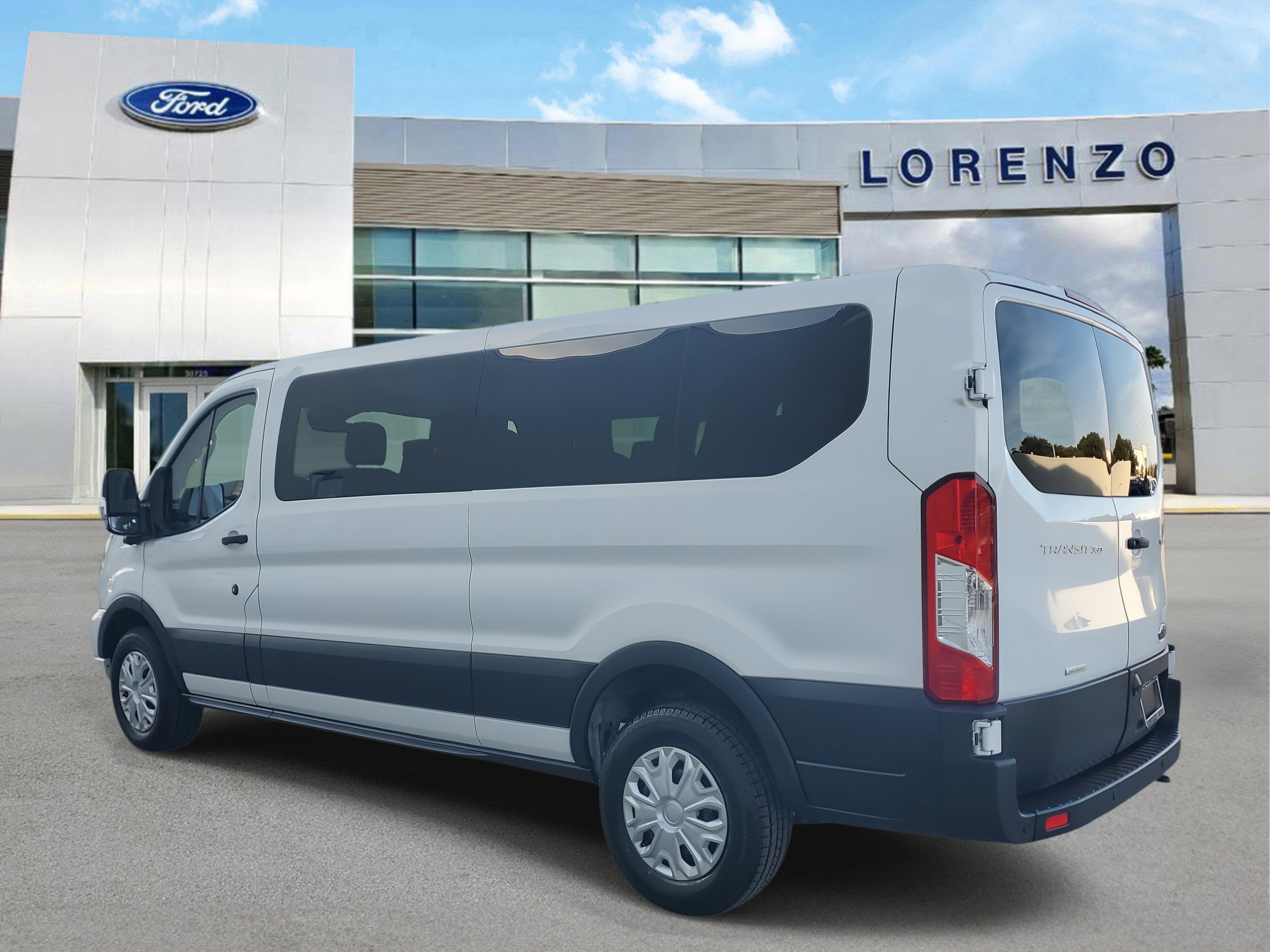 Used 2023 Ford Transit 350 XLT image 7