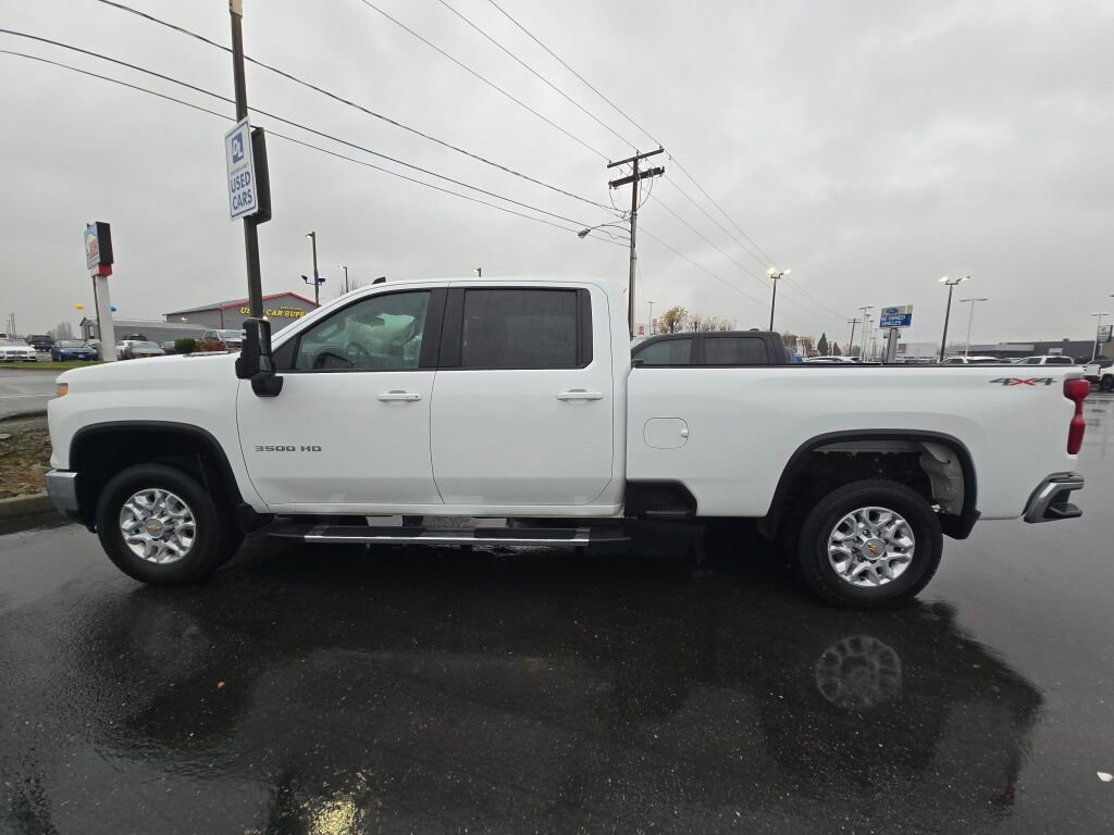 Used 2024 Chevrolet Silverado 3500 LT image 9