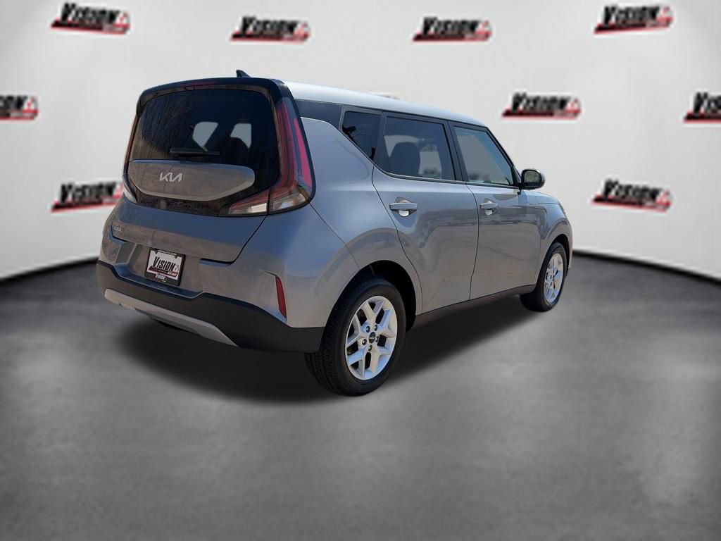 Used 2024 Kia Soul LX w/ Option Group 015 FWD image 5