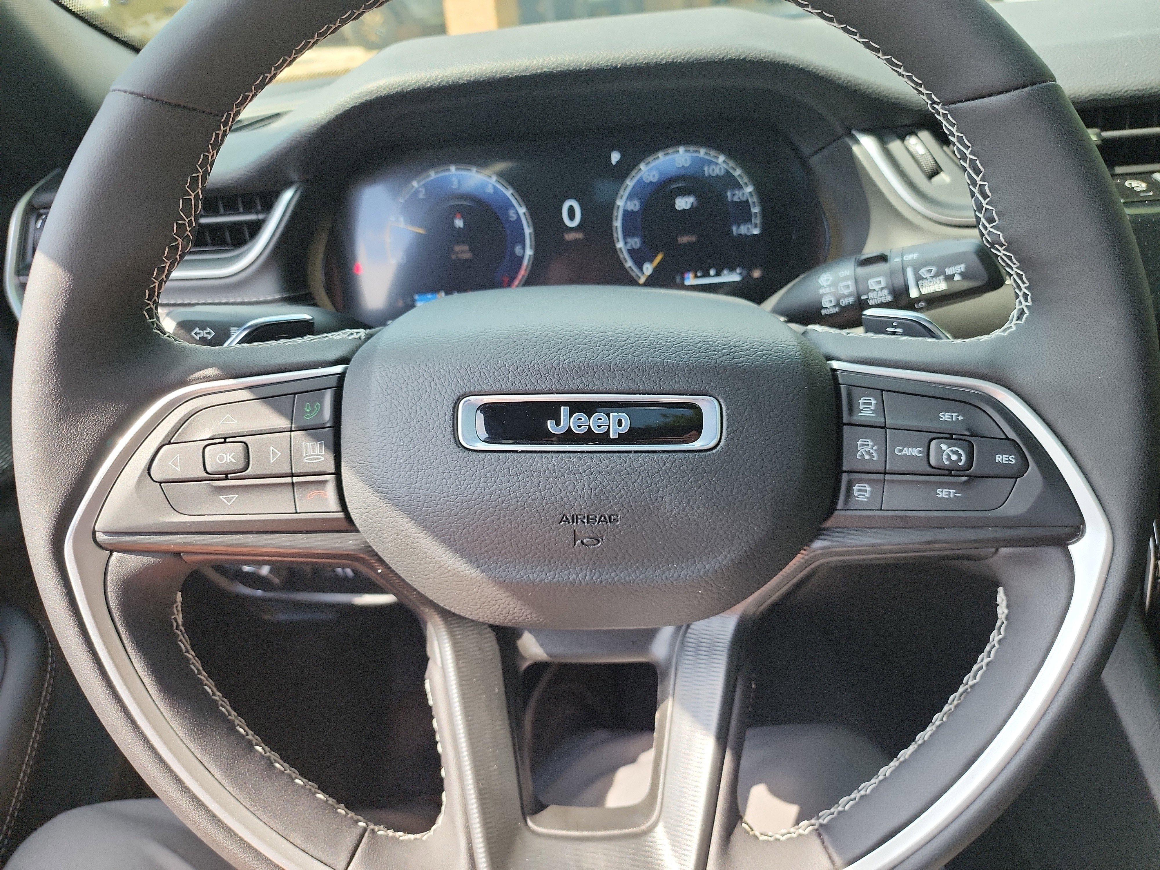 New 2025 Jeep Grand Cherokee L Altitude image 13