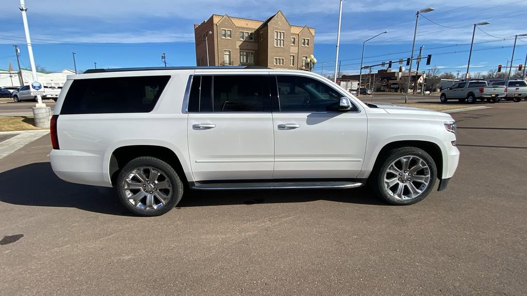 Used 2017 Chevrolet Suburban Premier image 4