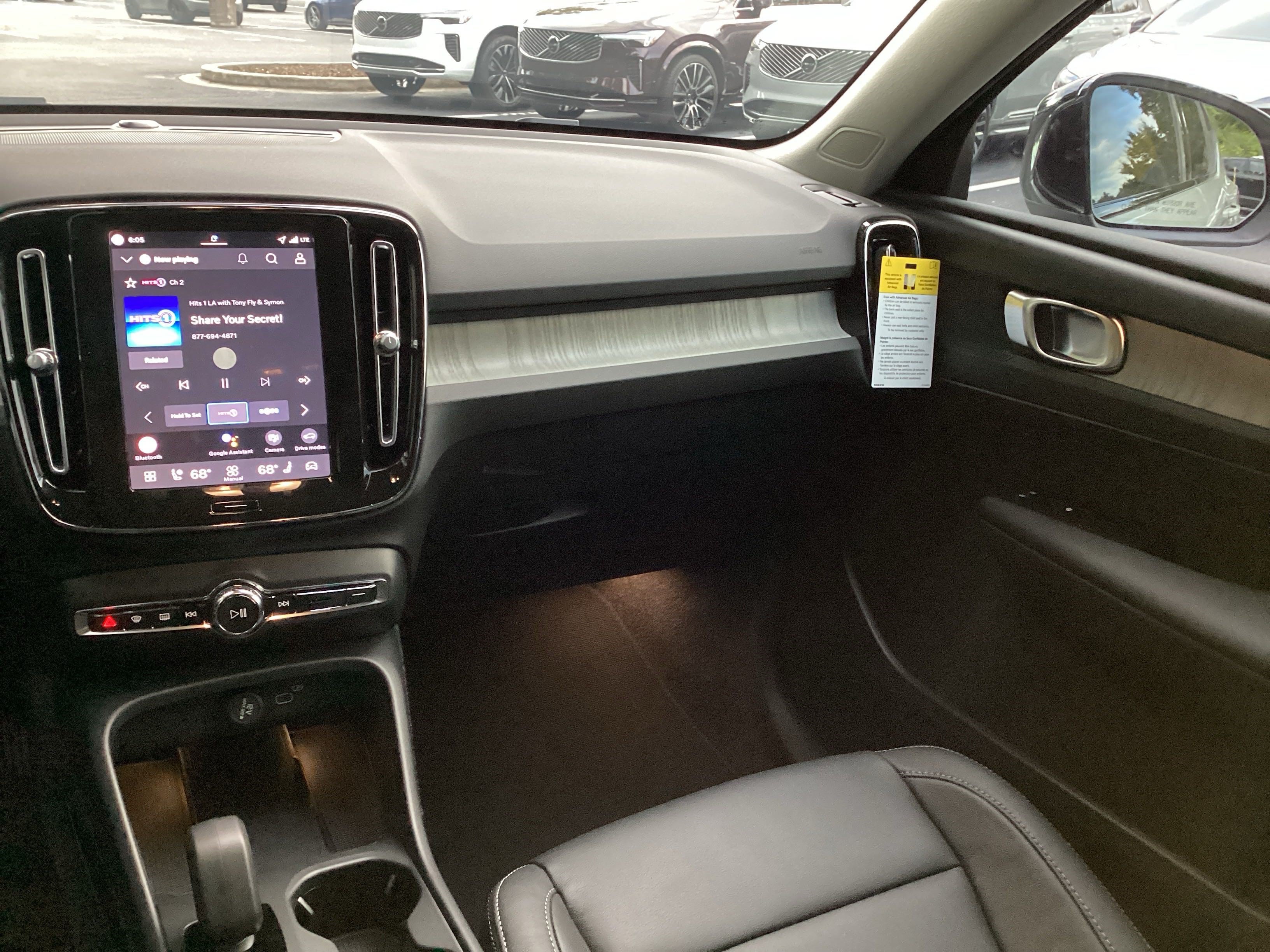 New 2026 Volvo XC40 B4 Core FWD image 17