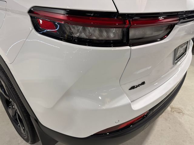 New 2025 Jeep Grand Cherokee Altitude image 12