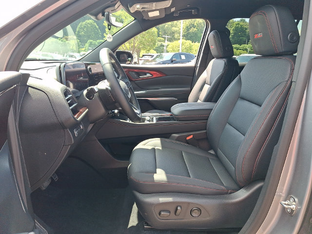 Used 2026 Chevrolet Traverse Z71 AWD/4WD image 2