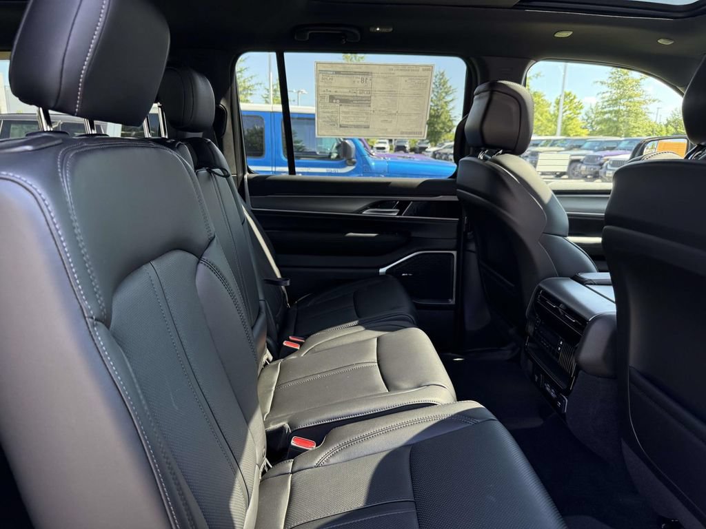 New 2026 Jeep Grand Wagoneer L 4WD w/ Premium Group I image 16