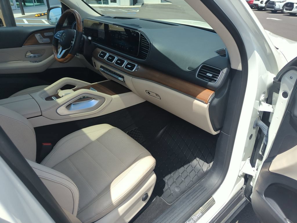 Used 2021 Mercedes-Benz GLS 450 4MATIC image 39