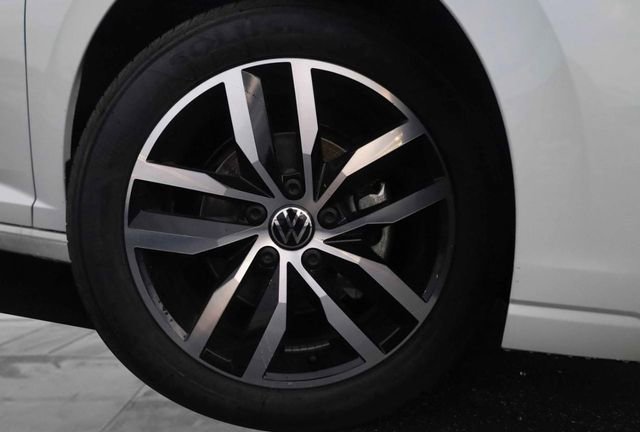 New 2026 Volkswagen Jetta SE image 3