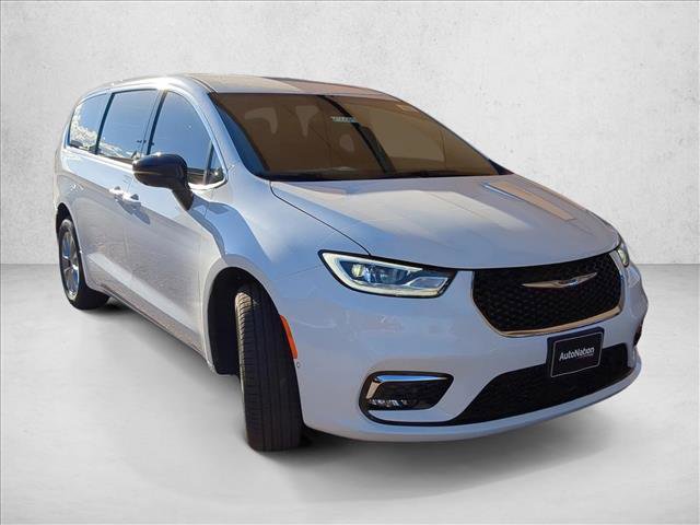 New 2026 Chrysler Pacifica Select image 6