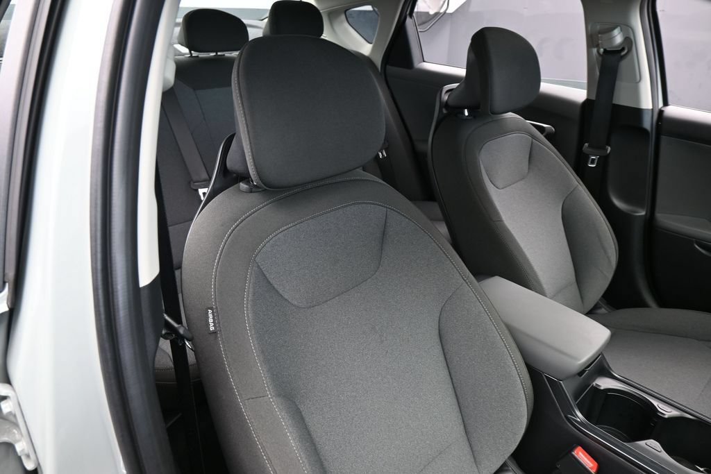 Used 2025 Kia K4 FWD image 39