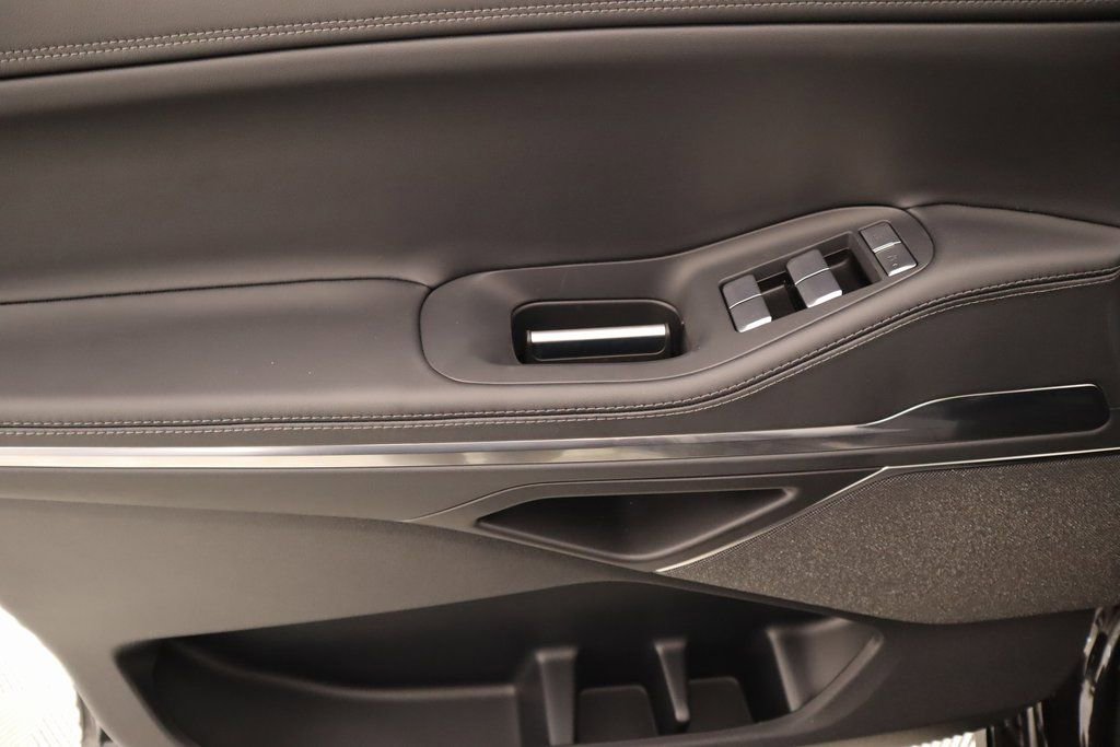 New 2025 Lincoln Navigator Reserve w/ Jet Appearance Package image 17