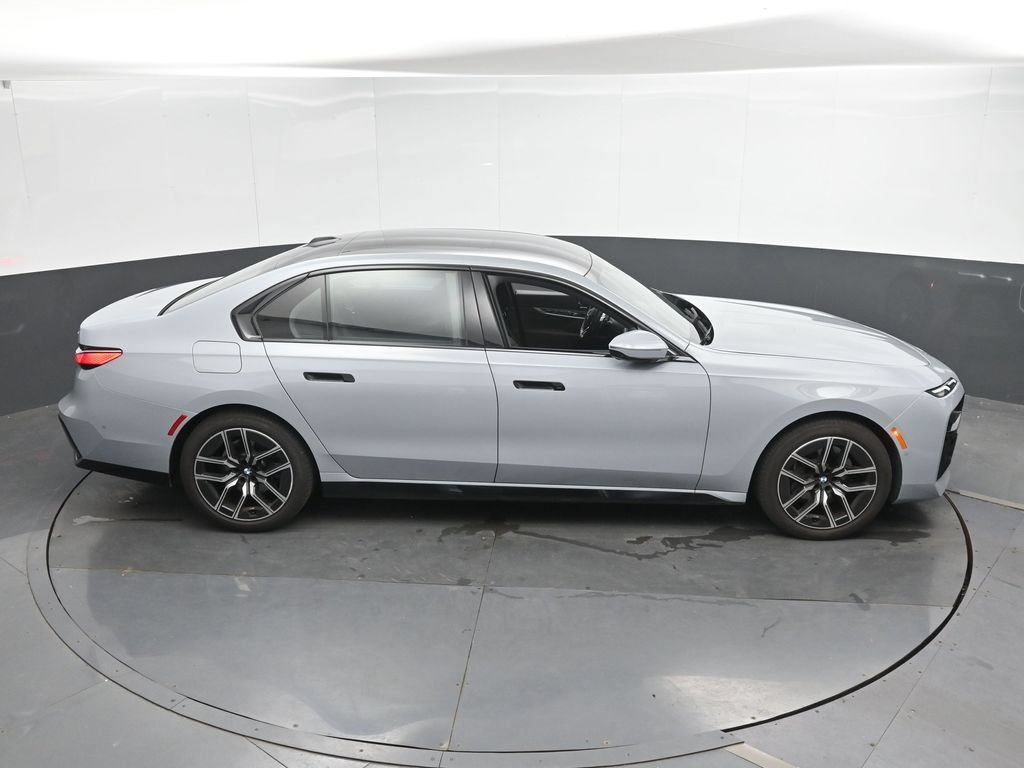 Used 2026 BMW 740i xDrive AWD/4WD image 30