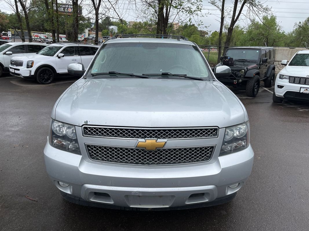 Used 2013 Chevrolet Avalanche LTZ RWD image 2