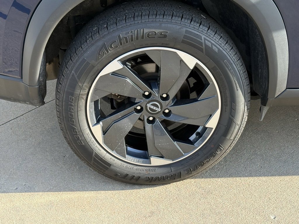 Used 2024 Nissan Rogue SV image 9