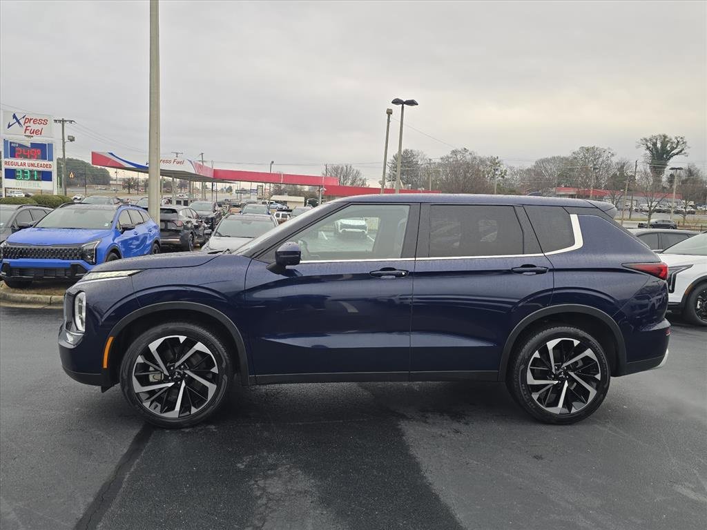 Used 2024 Mitsubishi Outlander SE image 6