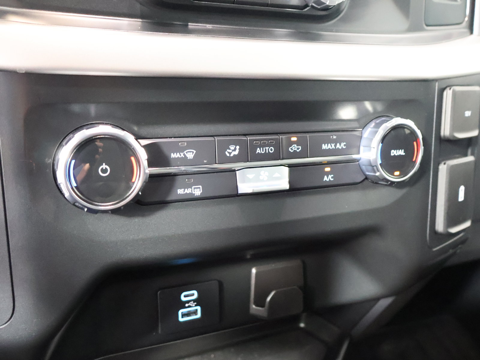 Used 2022 Ford F150 XLT w/ Equipment Group 301A Mid AWD/4WD image 38