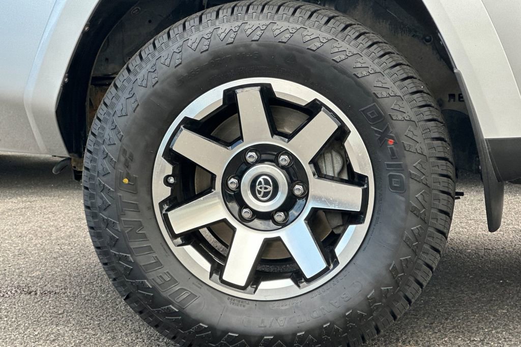 Used 2019 Toyota 4Runner TRD Off-Road Premium AWD/4WD image 25