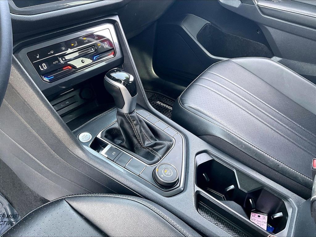 Used 2024 Volkswagen Tiguan SE image 19