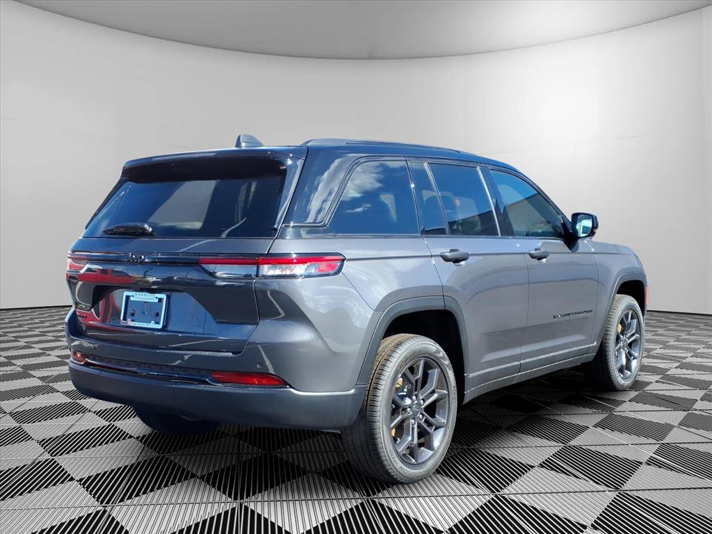 New 2025 Jeep Grand Cherokee Limited w/ Trailer Tow Package image 4