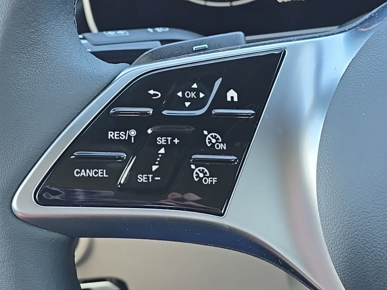 New 2026 Mercedes-Benz C 300 4MATIC Sedan image 21