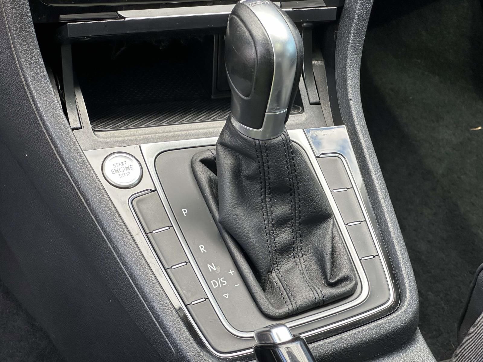 Used 2015 Volkswagen Golf TDI SEL image 18