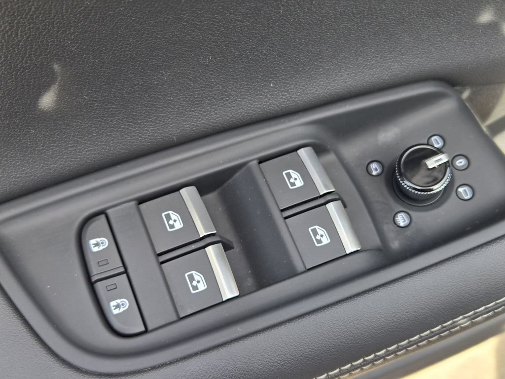 Certified 2023 Audi Q8 Premium Plus AWD/4WD image 31