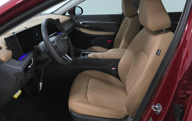 Used 2025 Hyundai Sonata Limited FWD image 5