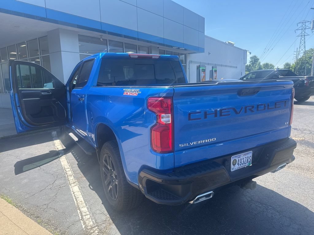 Used 2025 Chevrolet Silverado 1500 LT Trail Boss w/ Convenience Package II AWD/4WD image 9
