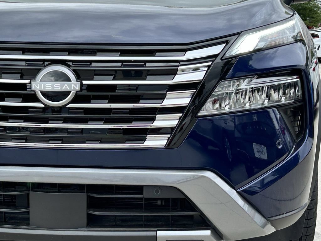 Used 2026 Nissan Rogue SL AWD/4WD image 9