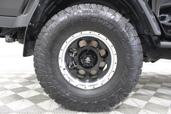 Used 2023 Jeep Gladiator Mojave w/ Cold Weather Group AWD/4WD image 43