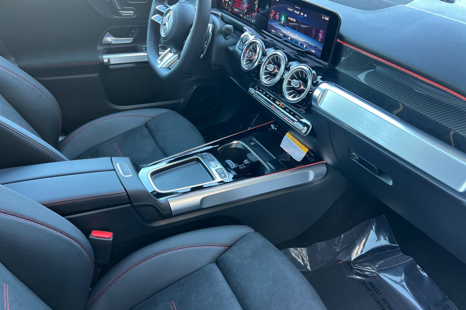 New 2026 Mercedes-Benz GLB 35 AMG 4MATIC image 40