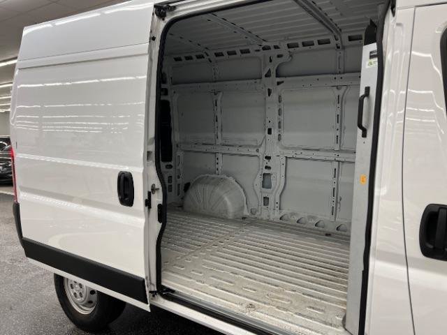 Used 2023 RAM ProMaster 2500 w/ Convenience Group FWD image 31