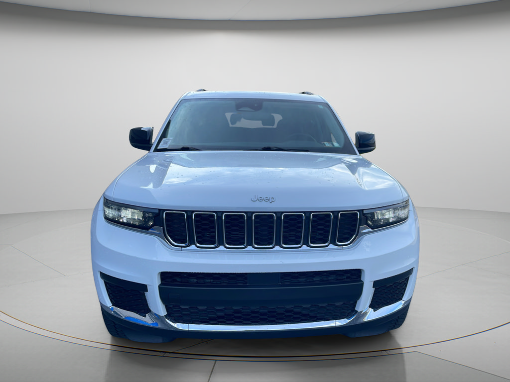 Used 2022 Jeep Grand Cherokee L Laredo w/ Luxury Tech Group I AWD/4WD image 3