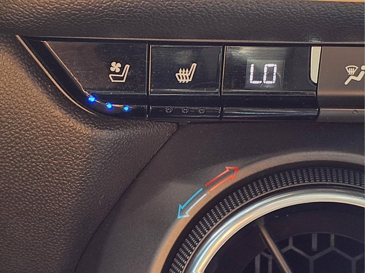 Used 2019 Chevrolet Blazer Premier AWD/4WD image 18
