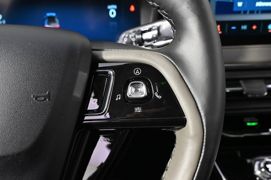 New 2026 Lincoln Corsair Reserve w/ Jet Appearance Package image 36