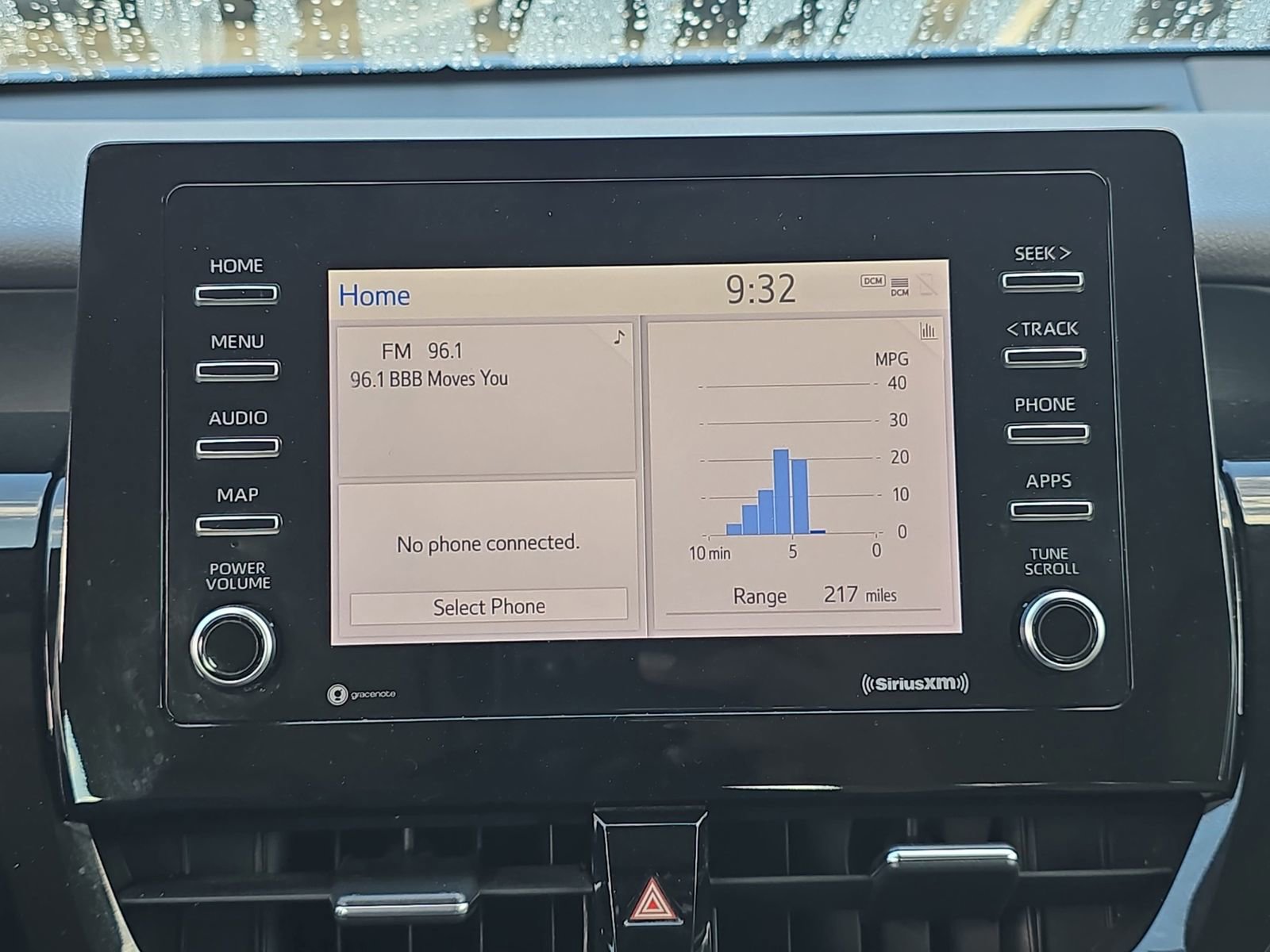 Used 2021 Toyota Camry LE image 24