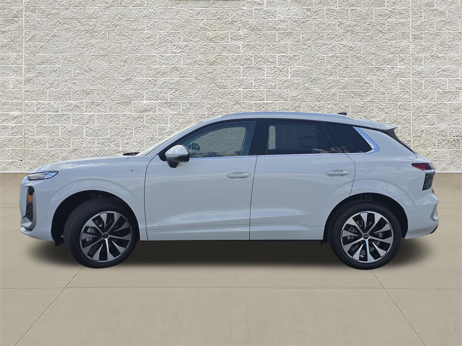 New 2026 Audi Q3 quattro 2.0T AWD/4WD image 4