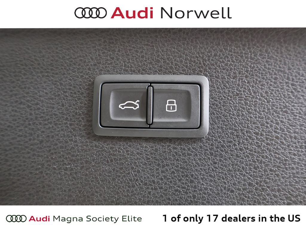 Used 2024 Audi Q5 e Premium Plus w/ Premium Plus Package AWD/4WD image 16