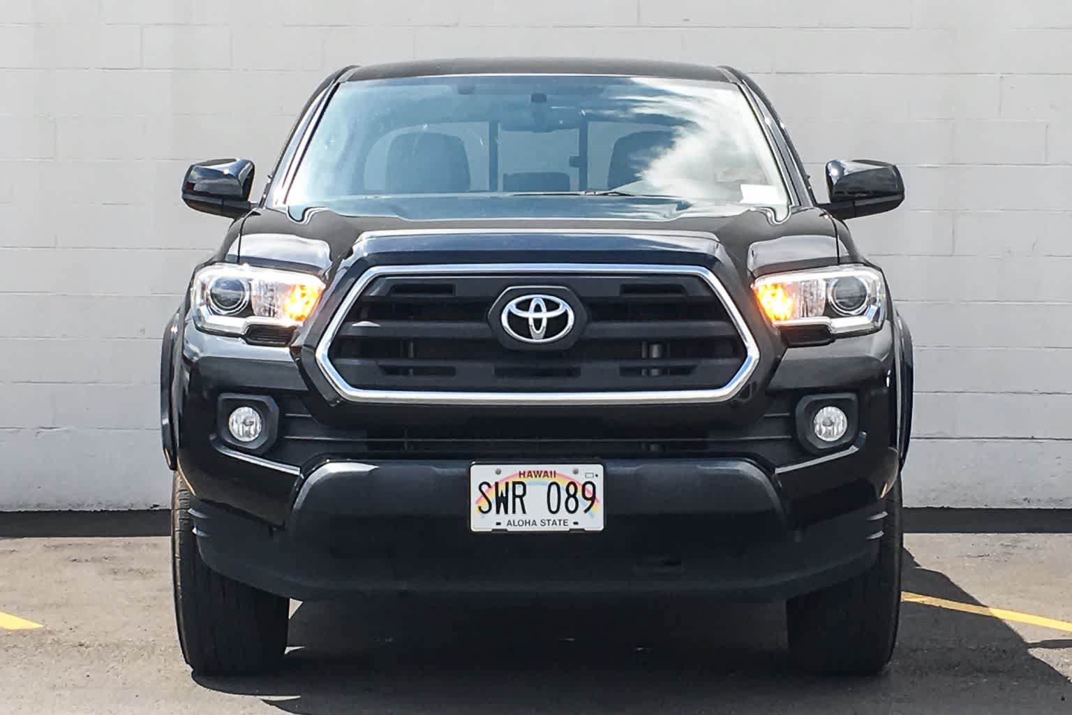 Used 2016 Toyota Tacoma SR5 RWD image 2