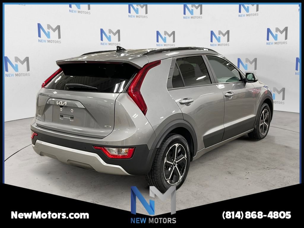 Used 2023 Kia Niro EX image 5