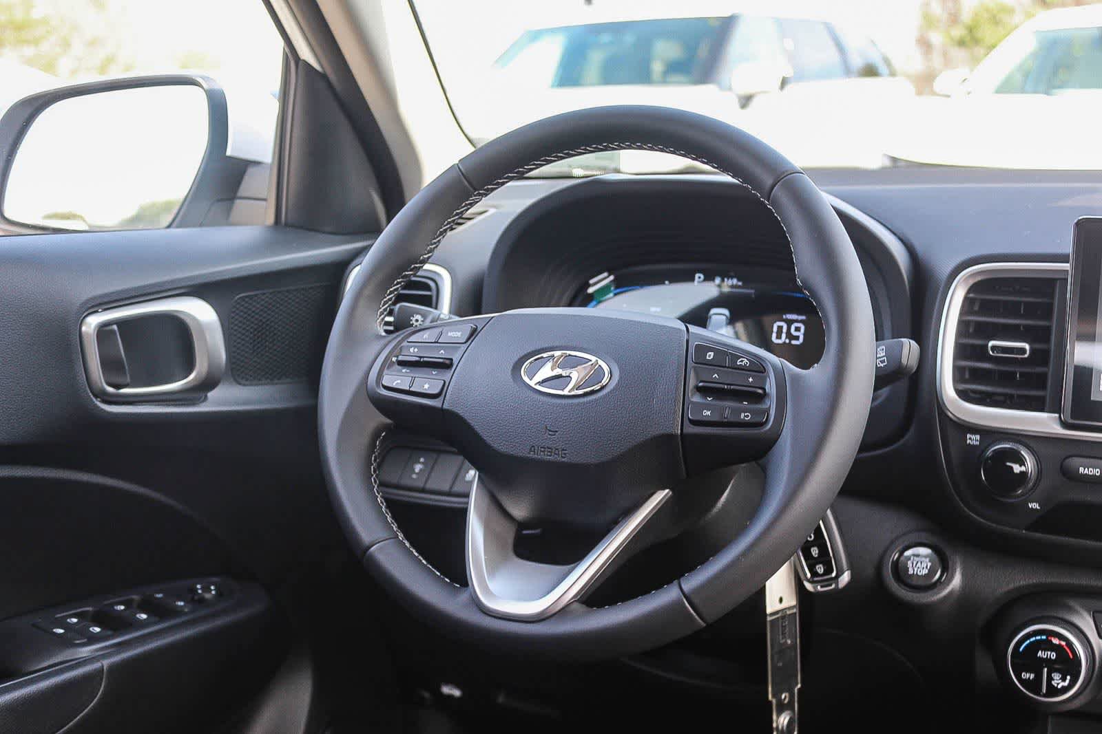 New 2026 Hyundai Venue SEL FWD image 21