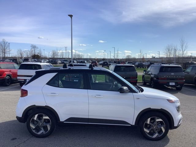 Certified 2025 Hyundai Venue Limited image 36