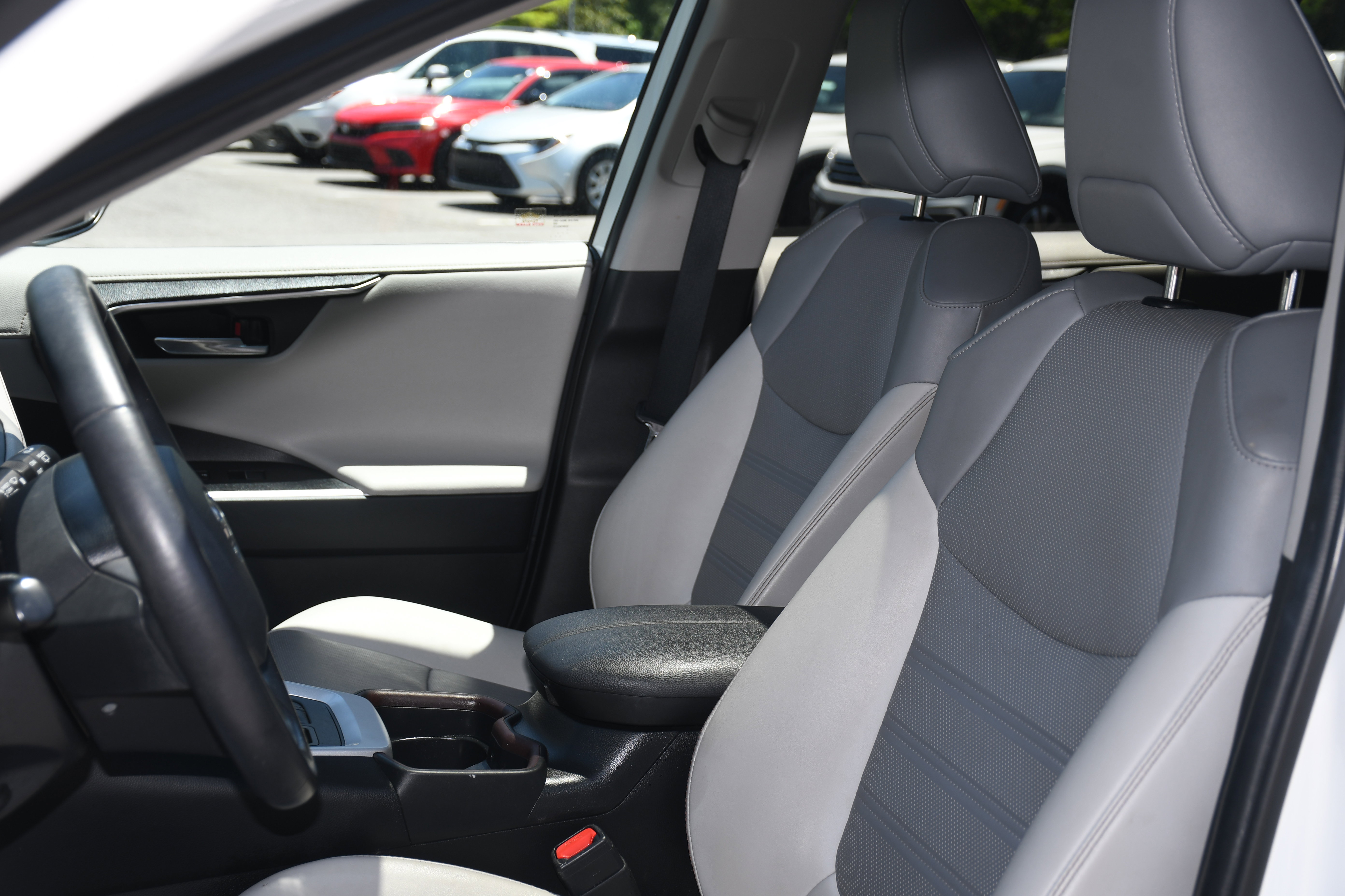 Used 2021 Toyota RAV4 Limited w/ Limited Grade Weather Package FWD image 13
