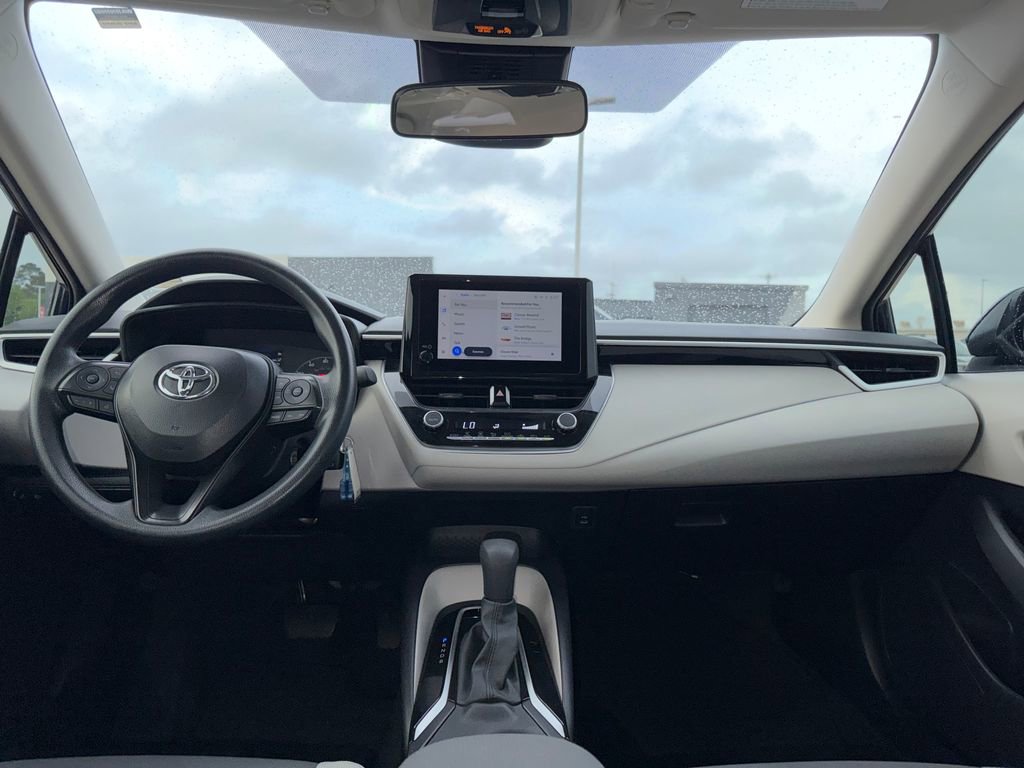 Used 2025 Toyota Corolla LE image 15