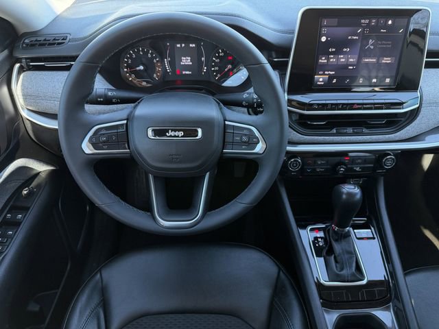 Used 2022 Jeep Compass Latitude image 12