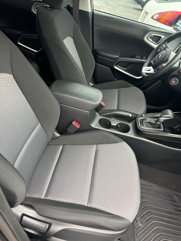 Used 2021 Kia Soul LX image 14