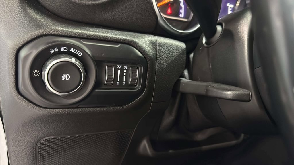 Used 2021 Jeep Wrangler Unlimited Sahara w/ Uconnect 4C Nav & Sound Group AWD/4WD image 34