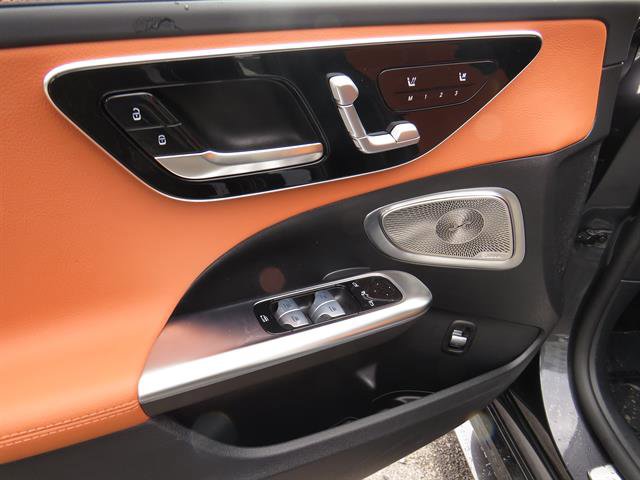 Used 2025 Mercedes-Benz C 300 4MATIC Sedan image 10